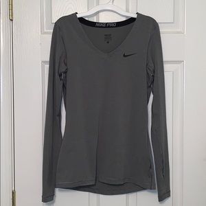 COPY - Nike DRI-FIT V-Neck Long Sleeve with thumb…
